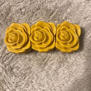 Elastic flower bracelet